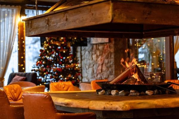 Maar Hotel Brezovica fireplace lounge